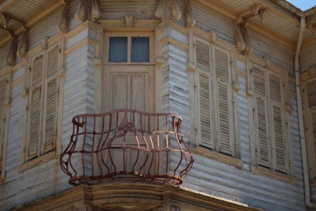 Porte fenêtre bois ancienne : rénovation guide